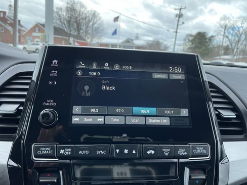 Used 2024 Honda Odyssey EX image 13