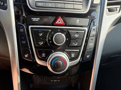 Used 2014 Hyundai Elantra GT FWD image 25