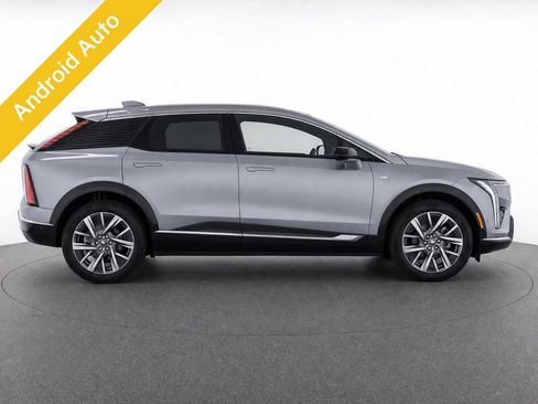 Used 2025 Cadillac Optiq Luxury 1 AWD/4WD image 4