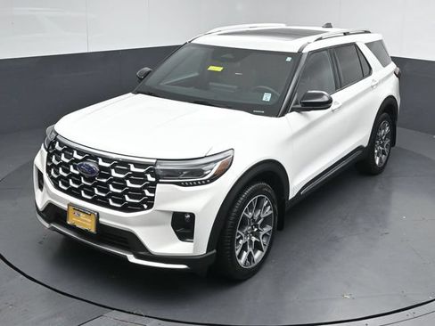 Certified 2025 Ford Explorer Platinum w/ Ultimate Package AWD/4WD image 50
