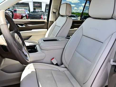Used 2021 GMC Yukon Denali w/ Denali Premium Package AWD/4WD image 27