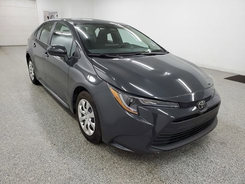 Used 2024 Toyota Corolla LE image 3
