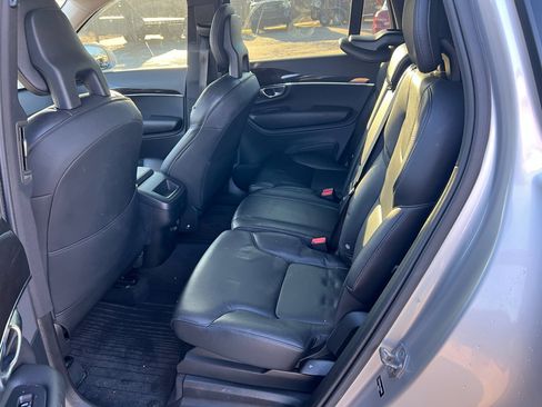 Used 2018 Volvo XC90 T5 Momentum w/ Convenience Package image 8