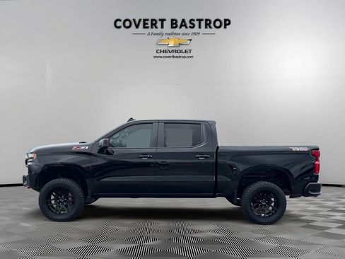 Used 2021 Chevrolet Silverado 1500 LT Trail Boss w/ Convenience Package II AWD/4WD image 3