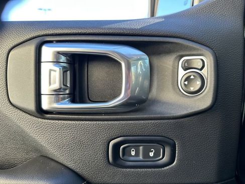 Used 2025 Jeep Wrangler Sahara 4xe image 25