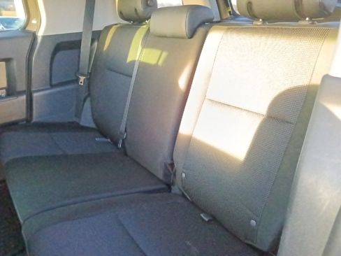 Used 2014 Toyota FJ Cruiser 4WD image 29