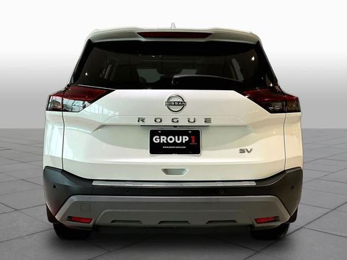 Used 2023 Nissan Rogue SV w/ SV Premium B Package FWD image 5