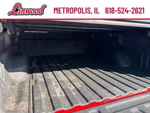 Used 2017 GMC Sierra 1500 SLT w/ SLT Preferred Package AWD/4WD image 10