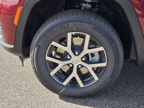 New 2025 Jeep Grand Cherokee L Limited image 6