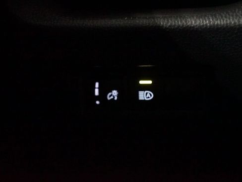 Certified 2023 Toyota RAV4 XLE FWD image 24