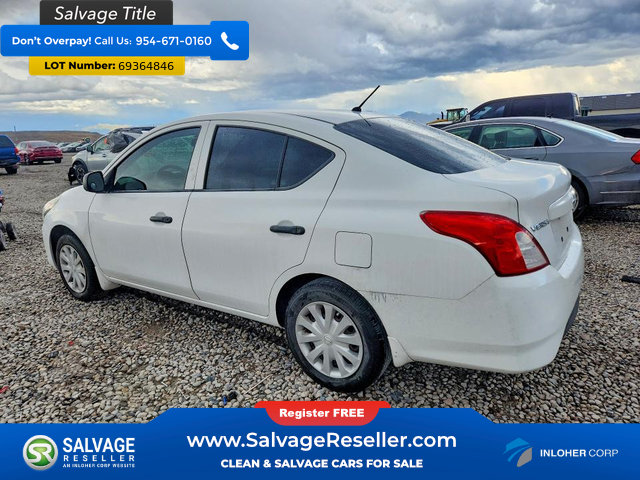 Used 2015 Nissan Versa S FWD image 3