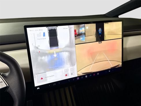 Used 2024 Tesla Cybertruck AWD Crew Cab image 17