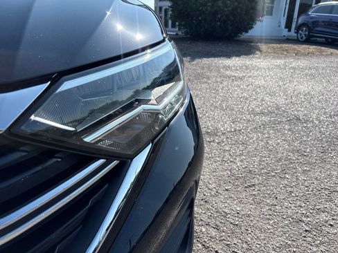 Used 2024 Volkswagen Jetta SE w/ Panoramic Sunroof Package FWD image 9