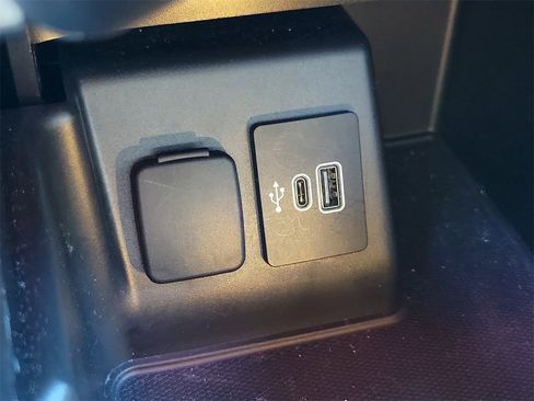 Used 2025 Ford Explorer ST-Line w/ ST-Line Street Pack image 30