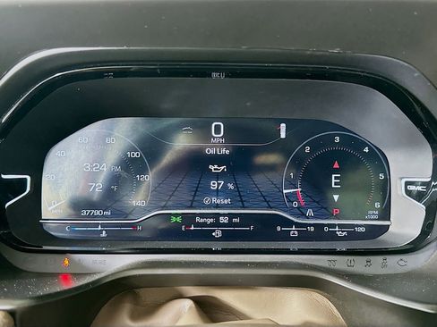 Used 2023 GMC Yukon Denali RWD image 12