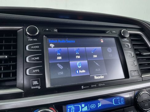 Used 2019 Toyota Highlander Limited AWD/4WD image 14