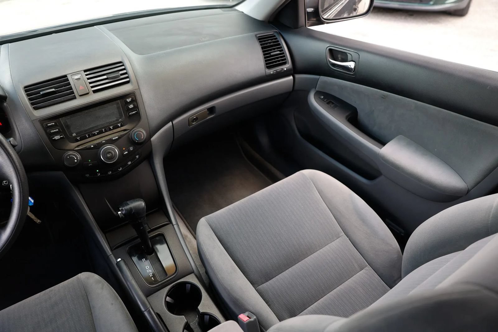 Used 2004 Honda Accord LX image 14