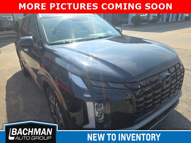 Used 2023 Hyundai Palisade Limited w/ Cargo Package AWD/4WD image 2