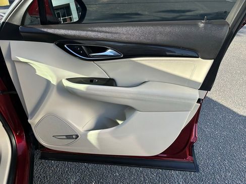 Used 2022 Buick Envision Essence w/ Technology Package I image 21