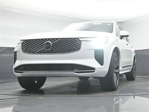 New 2026 Volvo XC90 B6 Core image 38
