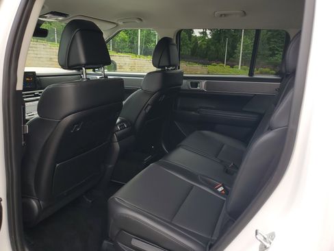 Used 2025 Hyundai Santa Fe SEL FWD image 11