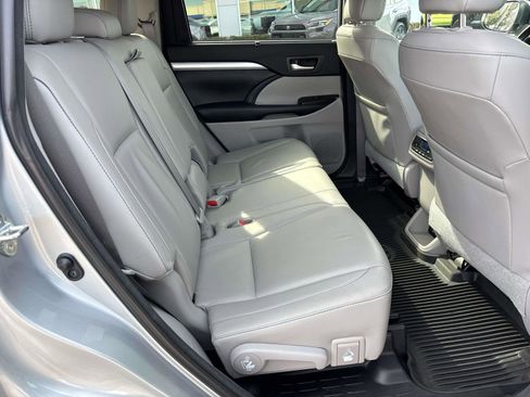 Certified 2018 Toyota Highlander XLE image 18