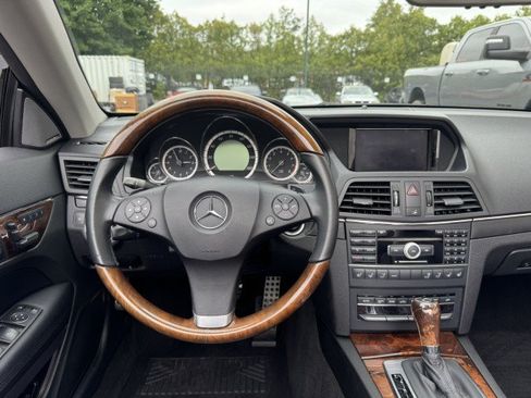 Used 2011 Mercedes-Benz E 550 Cabriolet image 29