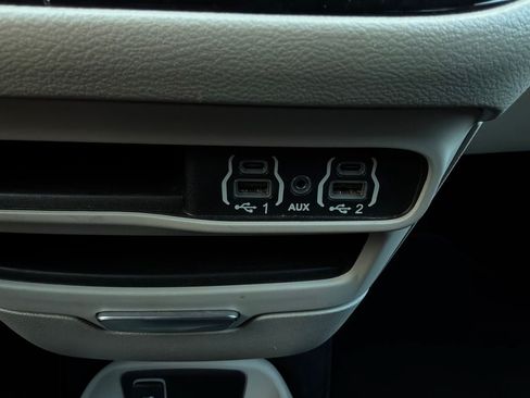 Used 2023 Chrysler Voyager LX FWD image 25