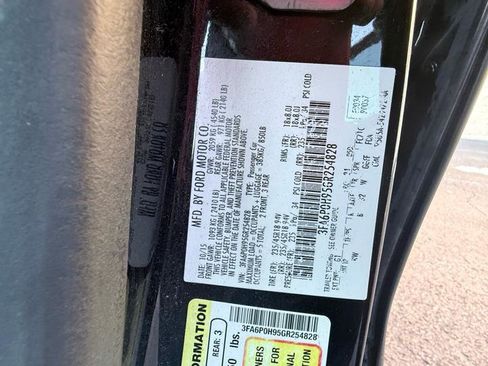 Used 2016 Ford Fusion SE w/ Equipment Group 202A image 17