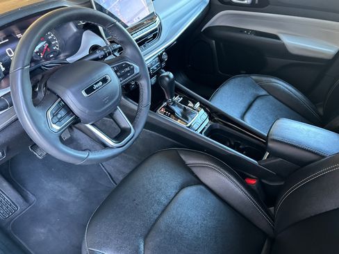 Used 2025 Jeep Compass Limited AWD/4WD image 10