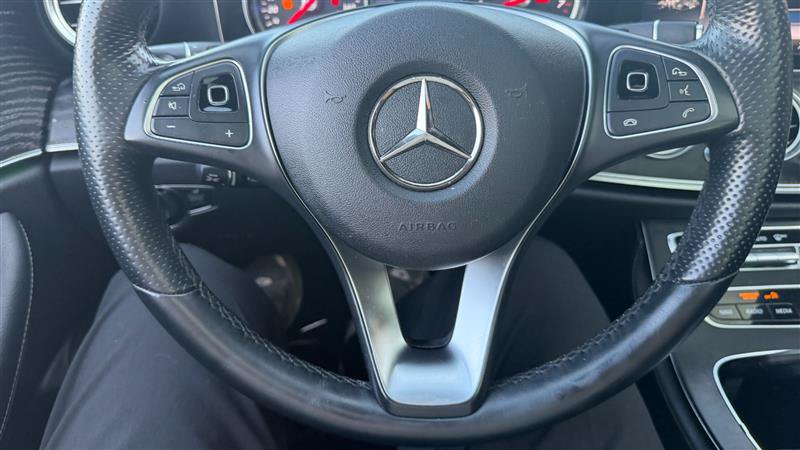 Used 2018 Mercedes-Benz E 300 image 35