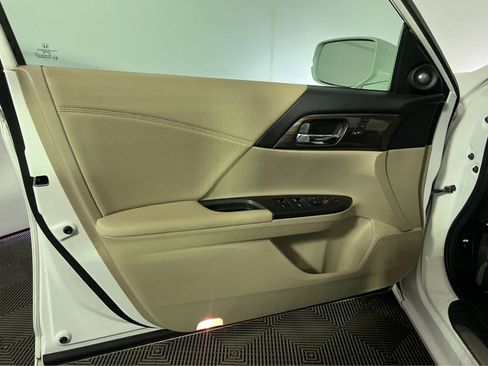 Used 2017 Honda Accord EX-L image 23