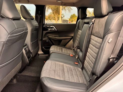 New 2026 Mitsubishi Outlander AWD image 15