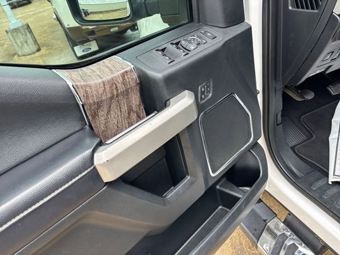 Used 2019 Ford F250 Lariat w/ Lariat Ultimate Package AWD/4WD image 12