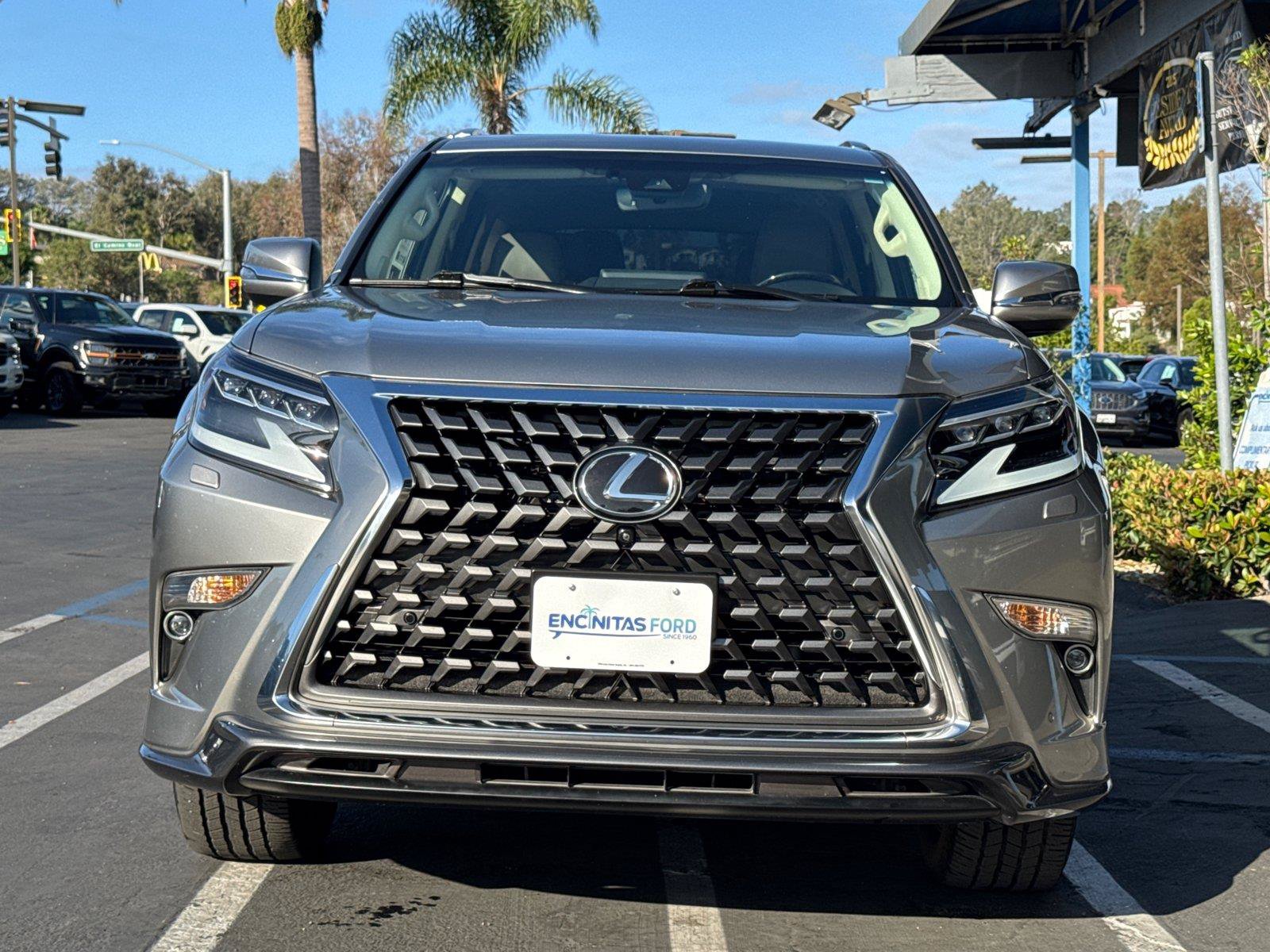 Used 2023 Lexus GX 460 Luxury w/ Sport Design Package AWD/4WD image 5