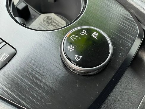 Certified 2023 Nissan Rogue SV image 26