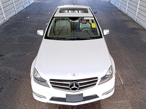 Used 2014 Mercedes-Benz C 250 Sedan image 3