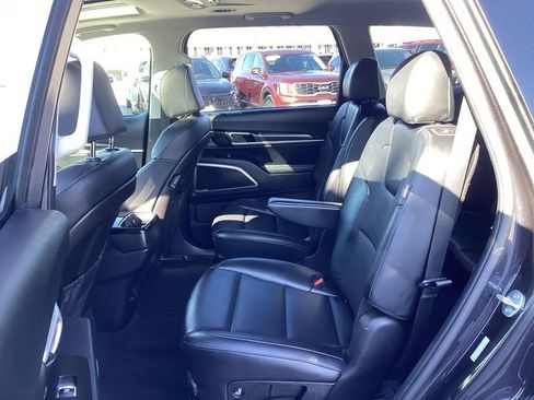 Used 2025 Kia Telluride S FWD image 15