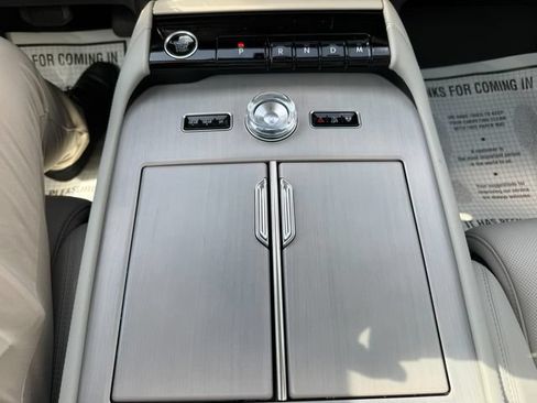 Used 2025 Lincoln Navigator L Reserve AWD/4WD image 26