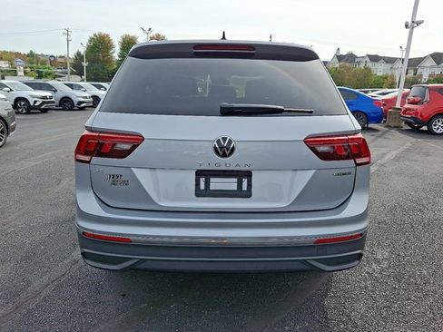 Certified 2022 Volkswagen Tiguan SE w/ Panoramic Sunroof Package image 6