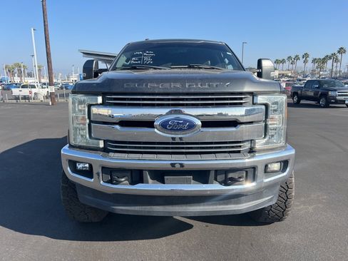 Used 2017 Ford F250 Lariat image 2