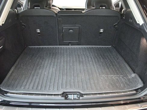 Used 2022 Volvo XC60 B5 Momentum w/ Protection Package Premier image 67