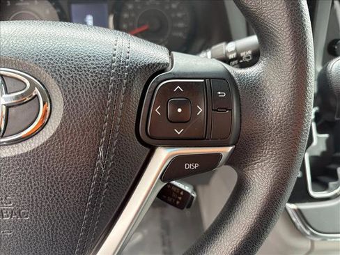 Used 2015 Toyota Sienna LE image 16