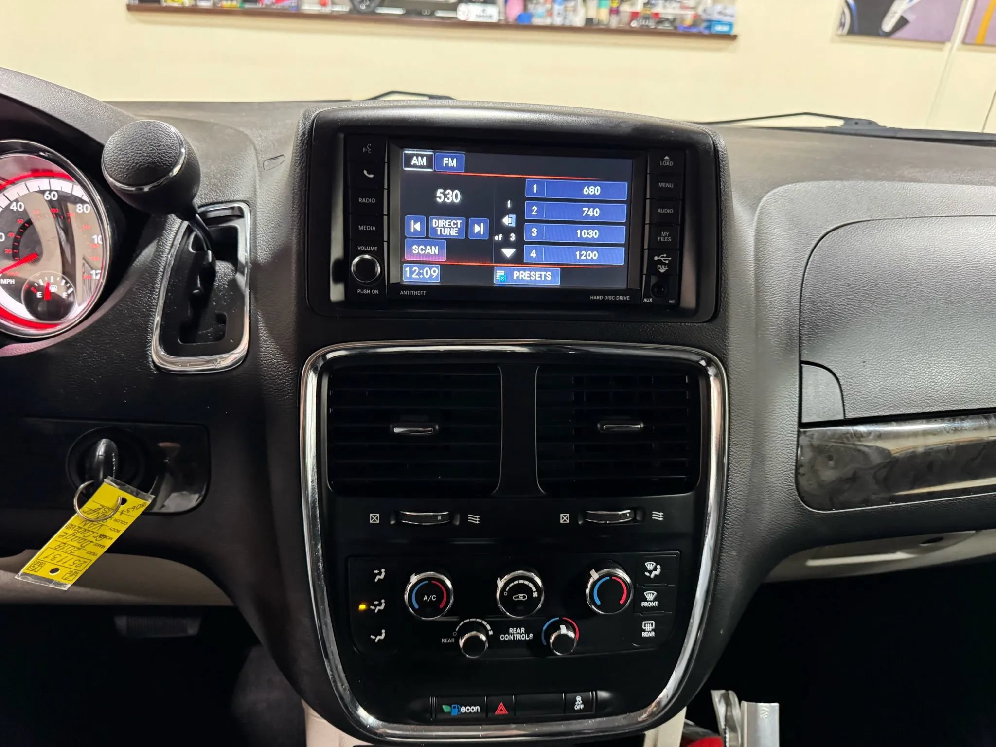 Used 2018 Dodge Grand Caravan SE FWD image 47