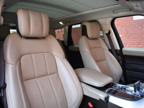 Used 2018 Land Rover Range Rover Sport HSE AWD/4WD image 17