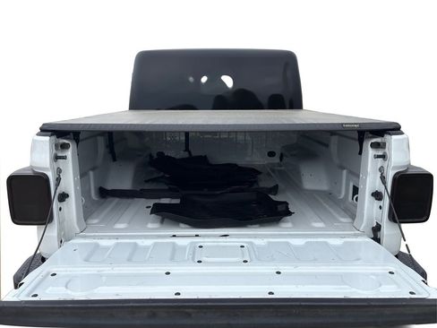 Used 2022 Jeep Gladiator Mojave w/ Cold Weather Group image 11