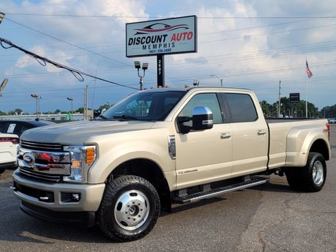 Used 2018 Ford F350 Lariat w/ Lariat Ultimate Package AWD/4WD image 26