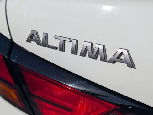 Certified 2025 Nissan Altima 2.5 S image 11
