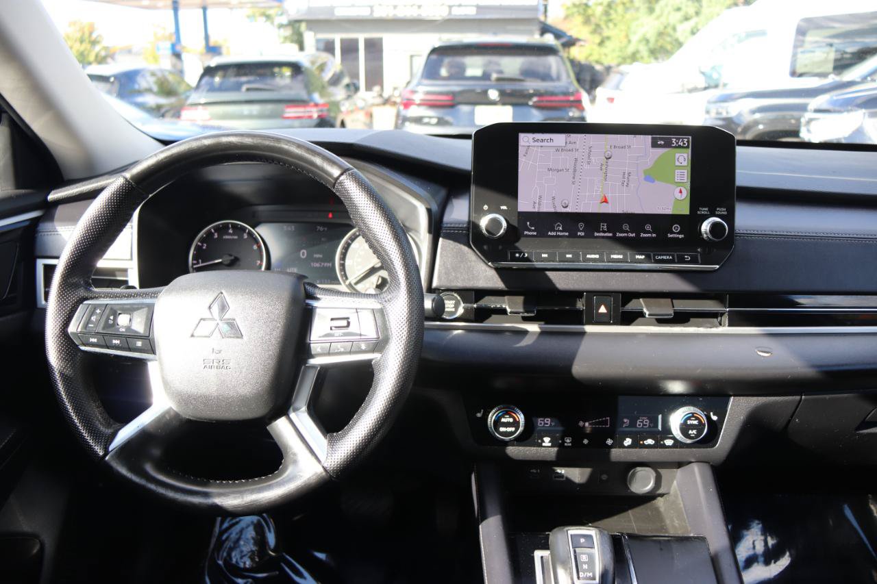 Used 2024 Mitsubishi Outlander AWD image 19