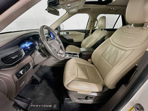 Used 2020 Ford Explorer Platinum w/ Premium Technology Package AWD/4WD image 13